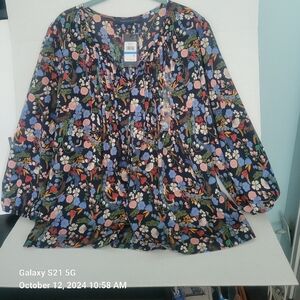 Beautiful Tommy Hilfiger floral womens blouse